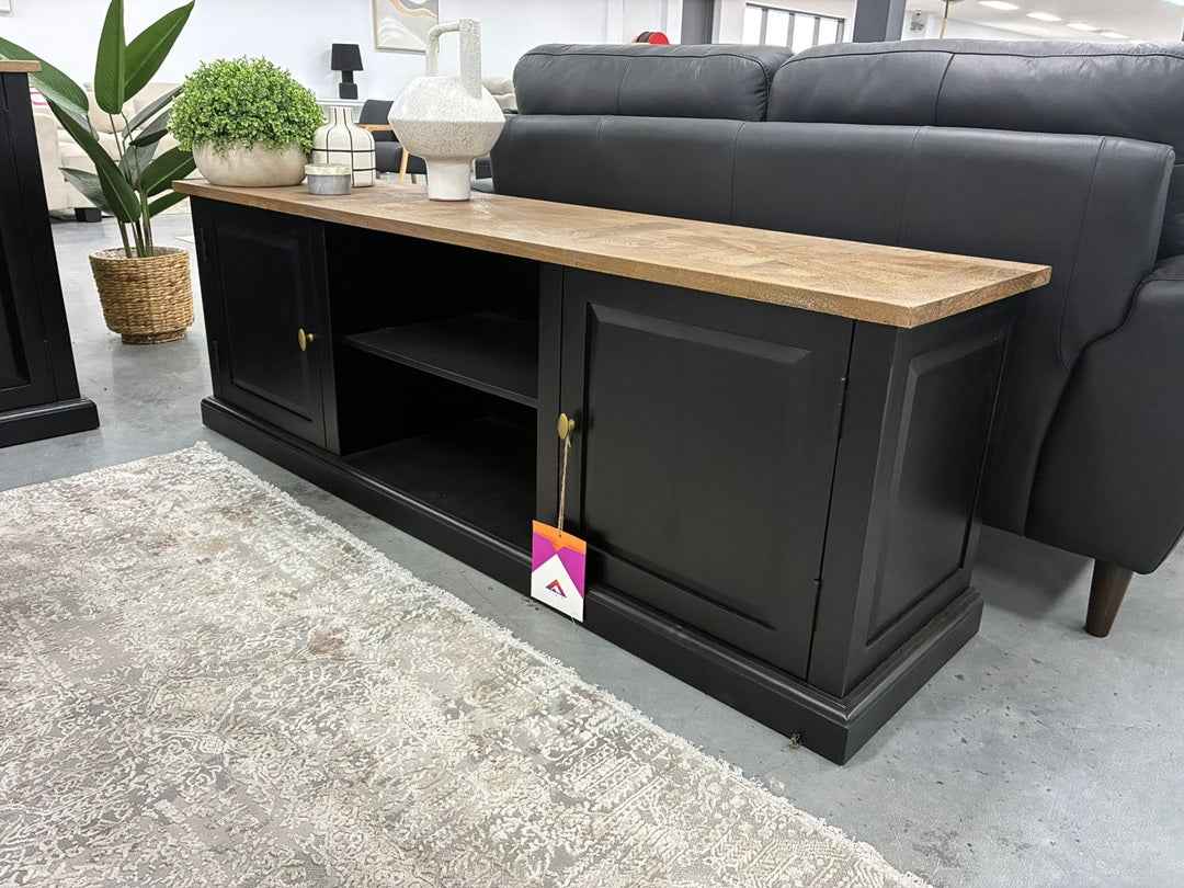 2 Door & 1 Shelf TV Unit – Oak / Black