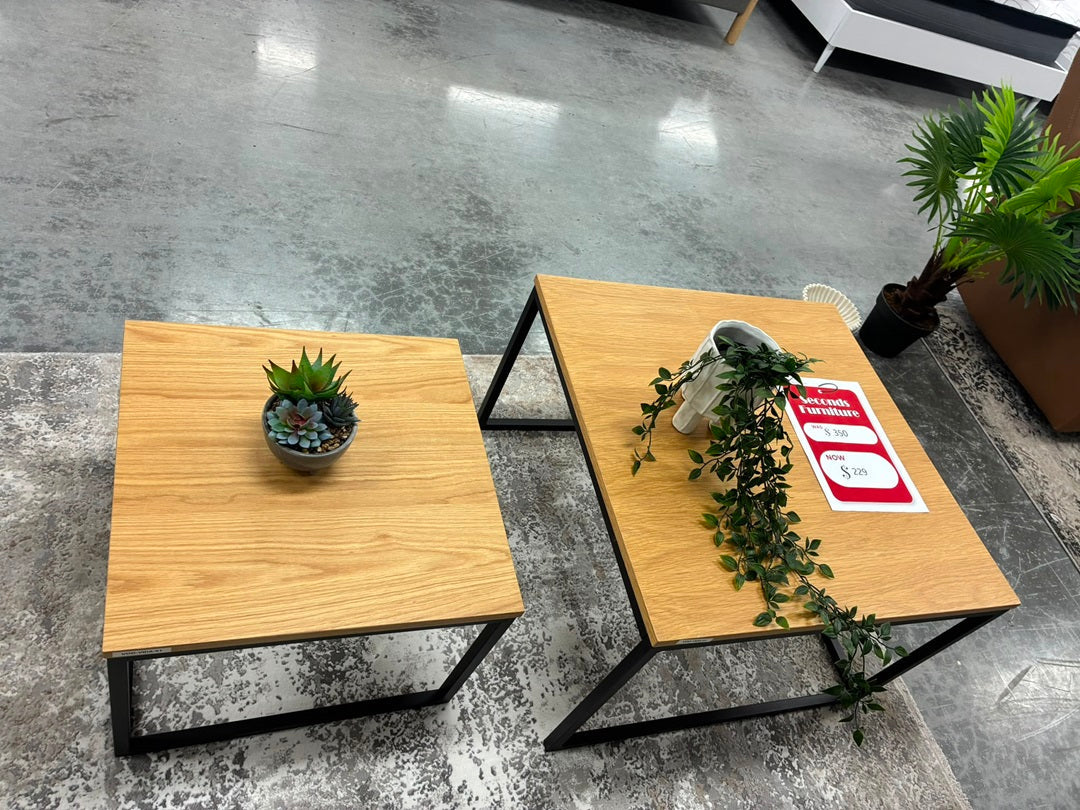 2Pc Square Coffee Table Set – Oak Top With Black Legs