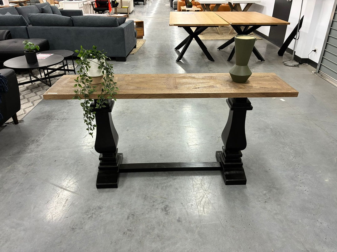 CONSOLE TABLE – OAK / BLACK