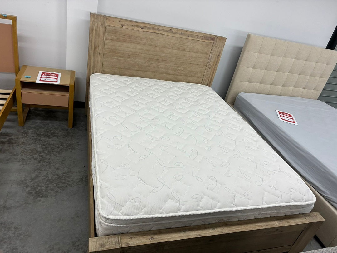 Queen Bed – Brushed Smoke