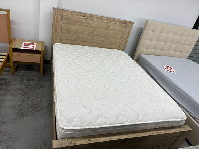 Queen Bed – Brushed Smoke