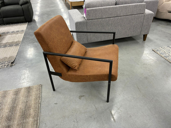 Fabric Accent Chair – Saddle Colour
