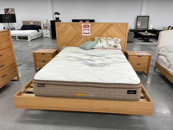 King Bed – Natural Finish