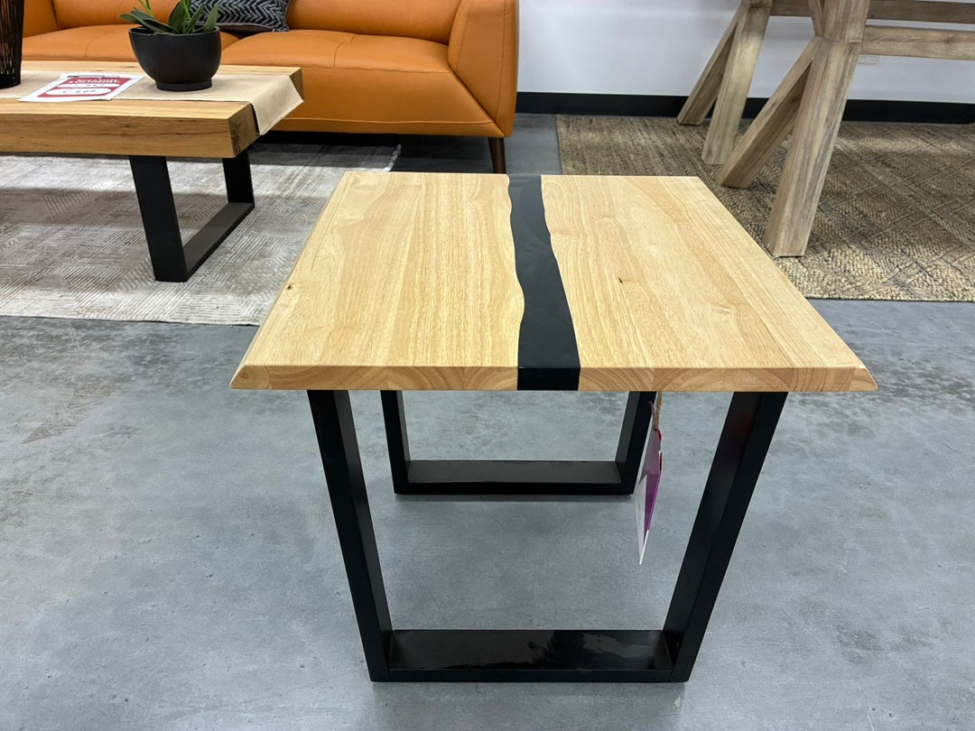 LAMP TABLE – NATURAL FINISH - 55 x 55 x 50 cm