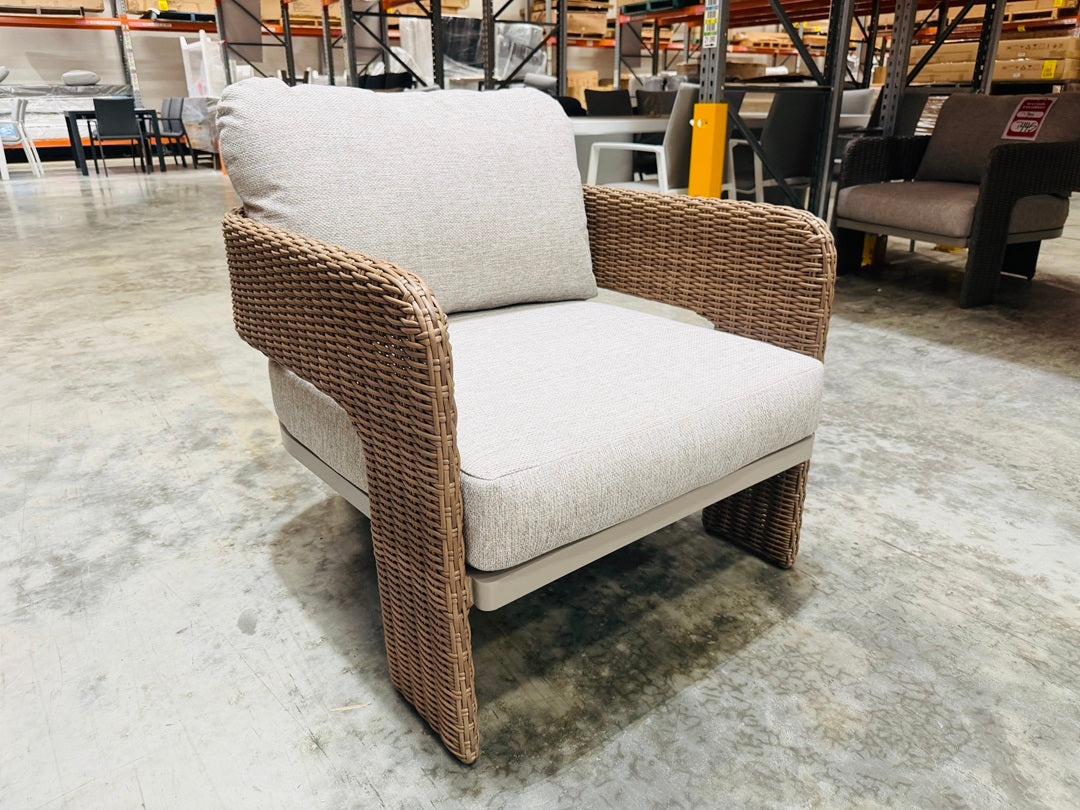 Outdoor Wicker Arm Chair with Aluminium Base