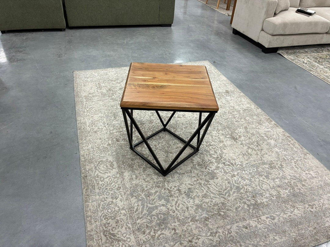 Quad Lamp Table – Natural & Iron Black