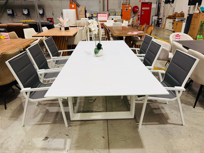 White Outdoor Table with 6 Outdoor Dining Chair